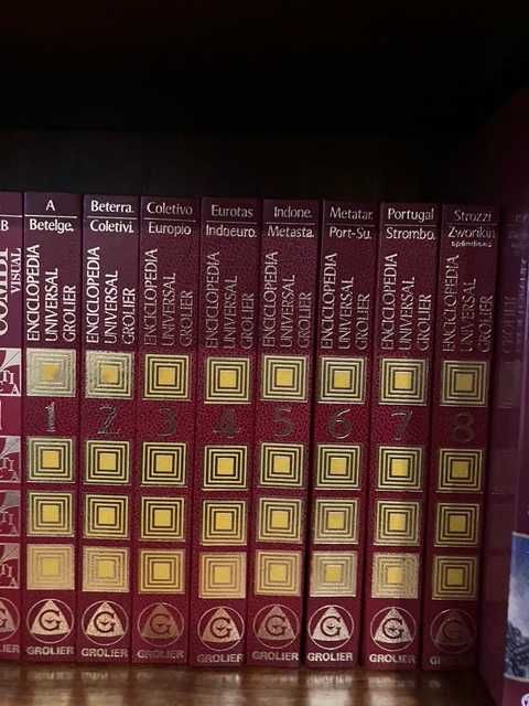 Enciclopédia Universal Grolier