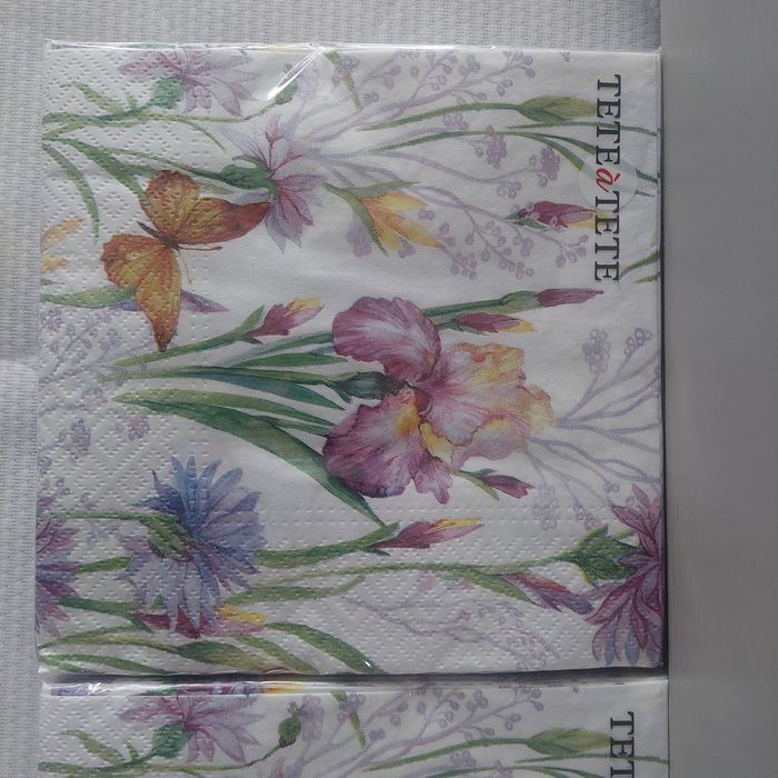 Serwetki wielkanocne 3warstwowe nowe 2op