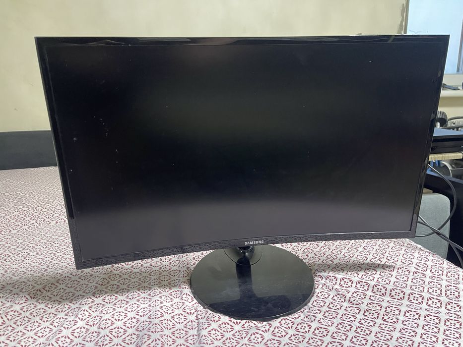 Samsung c27f390fhi в хорошому стані