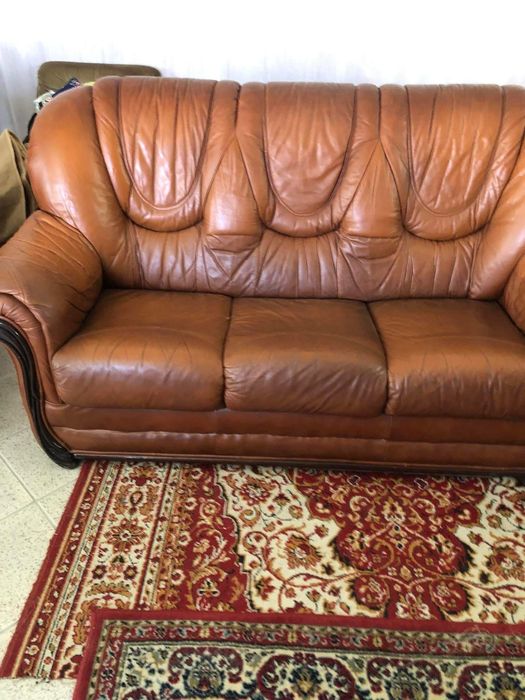 Sofás em pele castanho