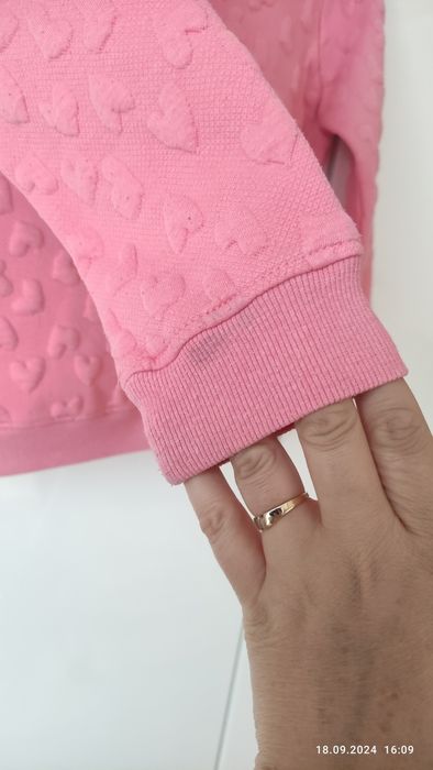 Bluza w wytłaczane serduszka r 116