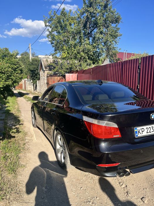 BMW E60 530i офицал