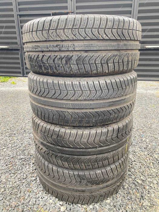 Шини Всесезоні 215 45 16 Pirelli