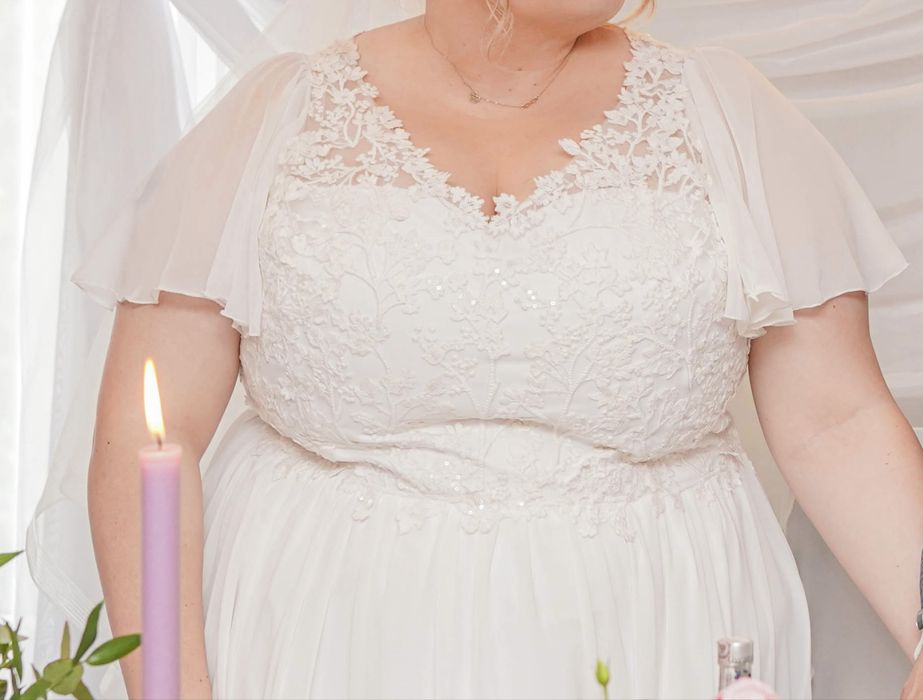 Suknia ślubna plus size