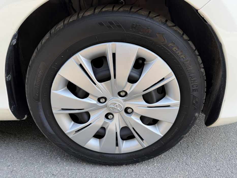 Toyota Yaris 2012 АВТОМАТ!!