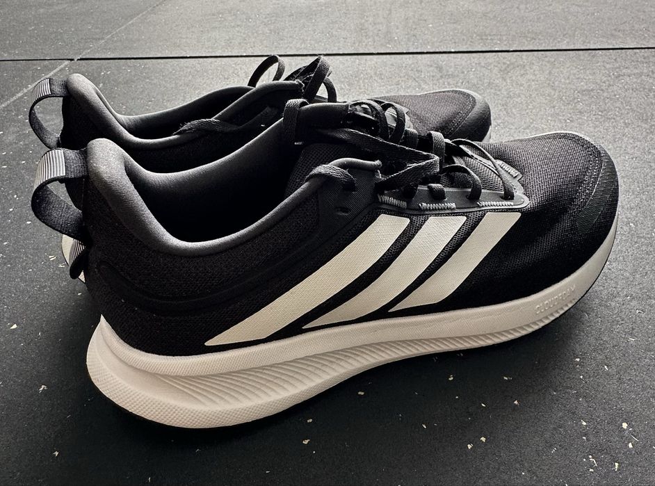 Sapatilhas Adidas Runblaze Tamanho 44