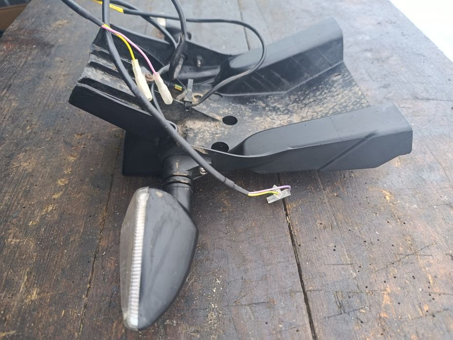 Zadupek Aprilia SX 125 wypełnienie migaczy błotnik osłona
