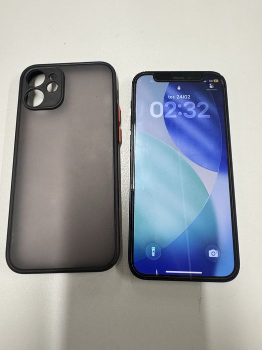 Iphone 12 mini em bom estado