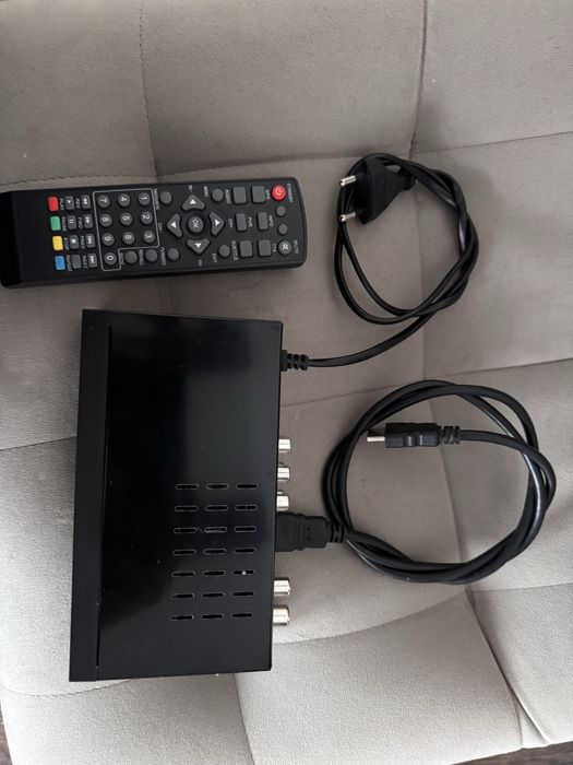 Тюнер Т2 Beko-9440 2USB + кабель hdmi в подарунок