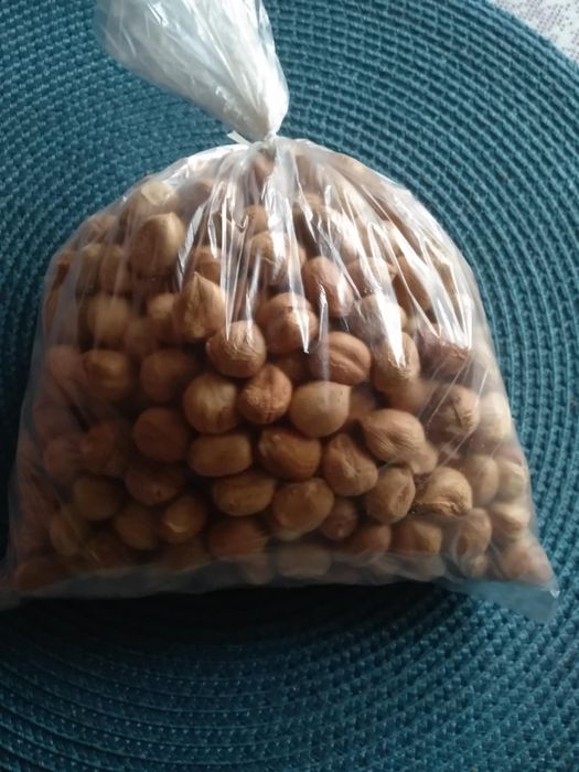 4 kg Orzechy laskowe łuskane z własnej działki