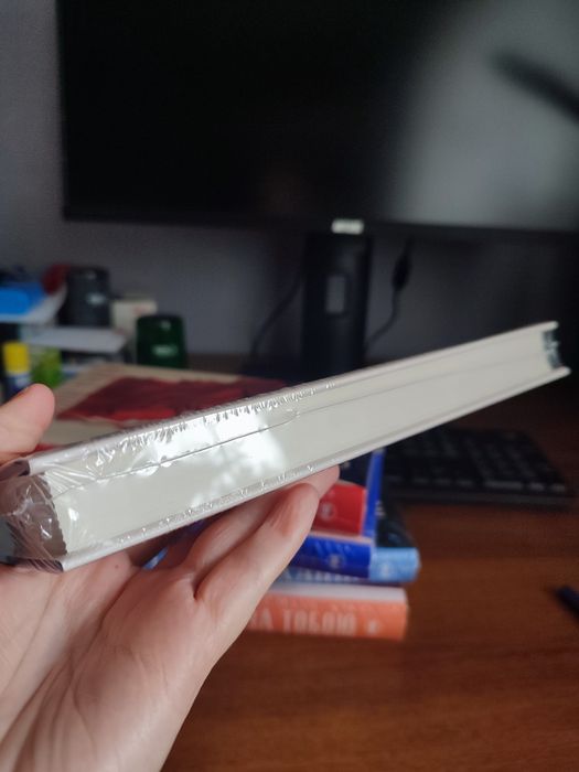 Коллін Гувер Кістки серця книга