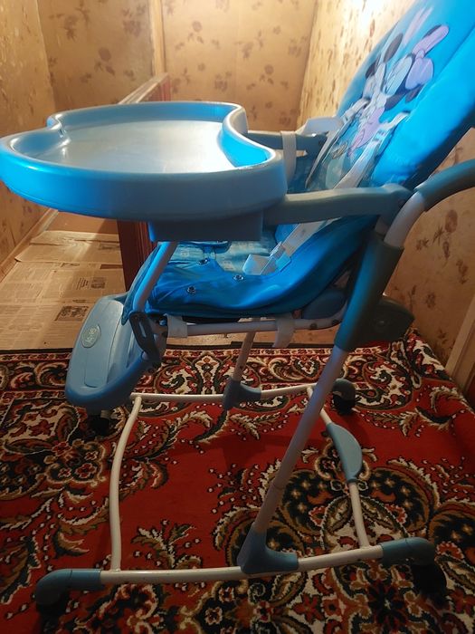 Столик для годування