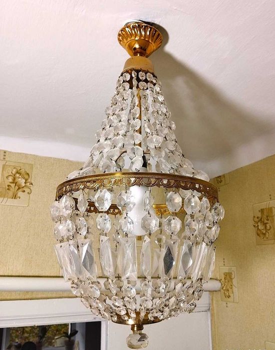 Продам кришталеву(хрустальну) люстру