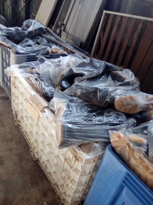 Lote de botins de borracha