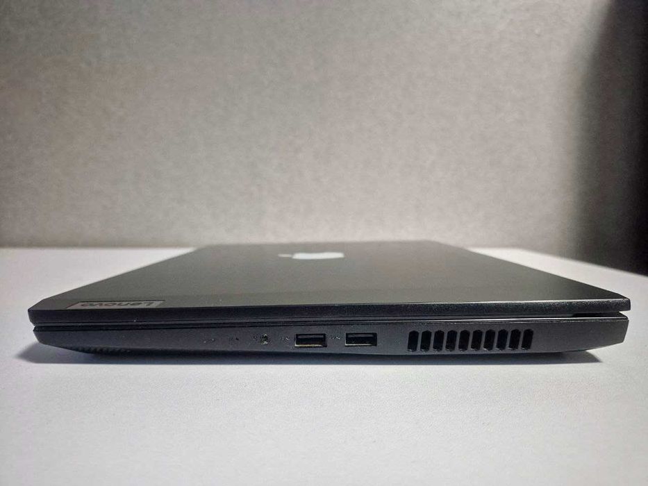 Ноутбук ігровий Lenovo Gaming 3 15IHU6 Shadow Black