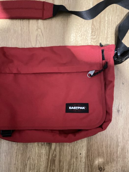 Mala Eastpak messenger bag