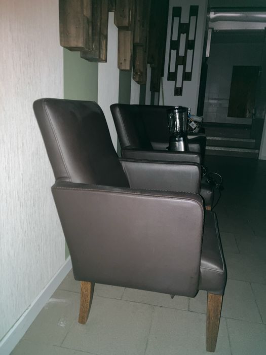 Vendo poltronas lounge castanhas