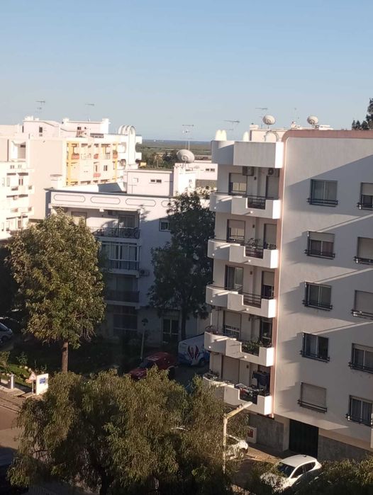 Oportunidade T4 com Areas Grandes perto do Hospital de Faro
