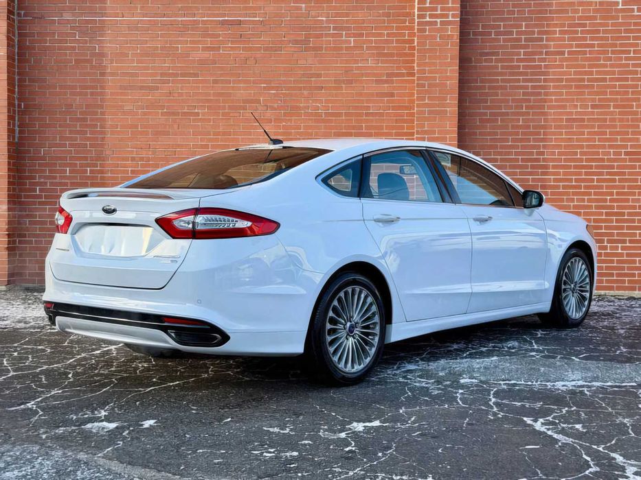 Ford Fusion Titanium      2014