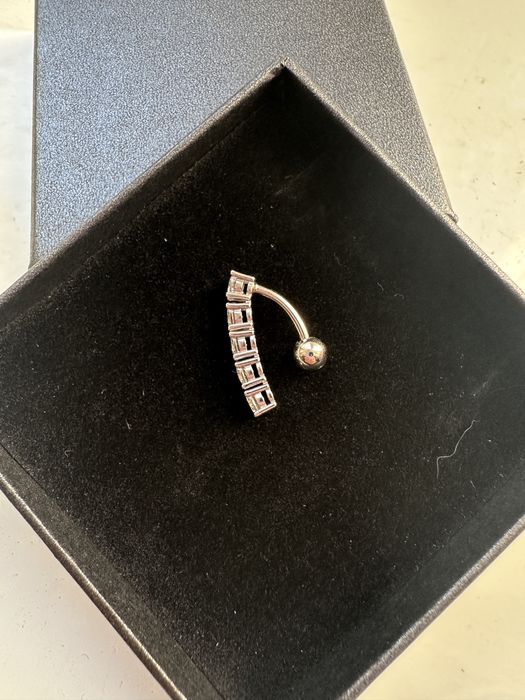 Пірсинг для пупка