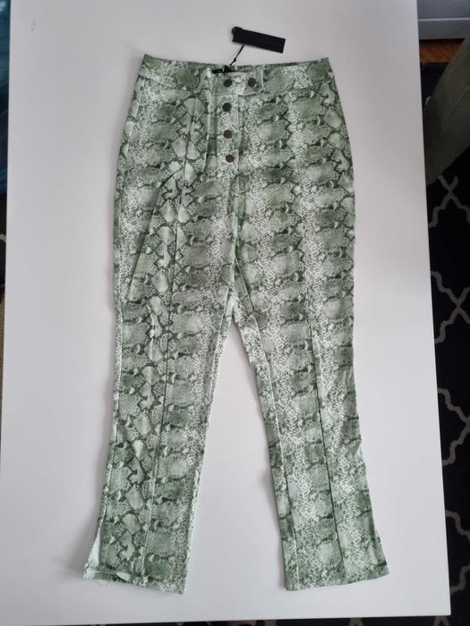 Spodnie wężowe Who What Wear S
