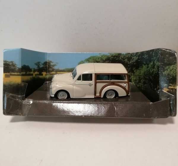 Morris Minor Traveler Corgi Toys