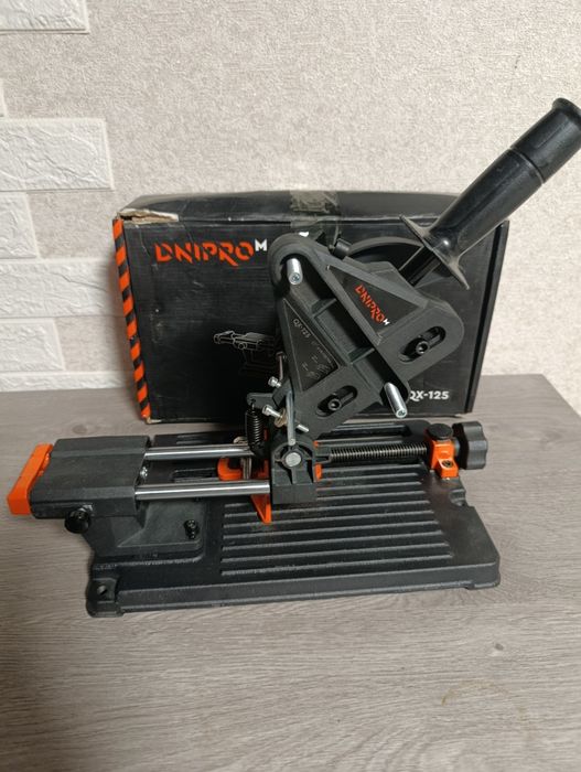 Стійка з протяжкою