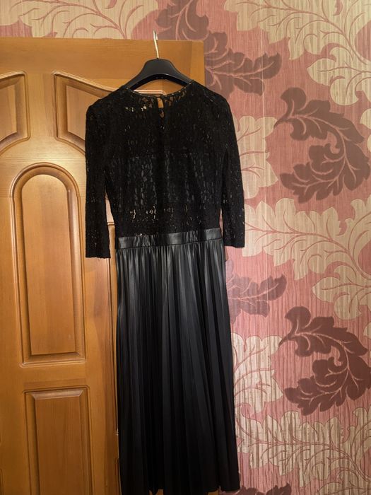 Женское платье Guess