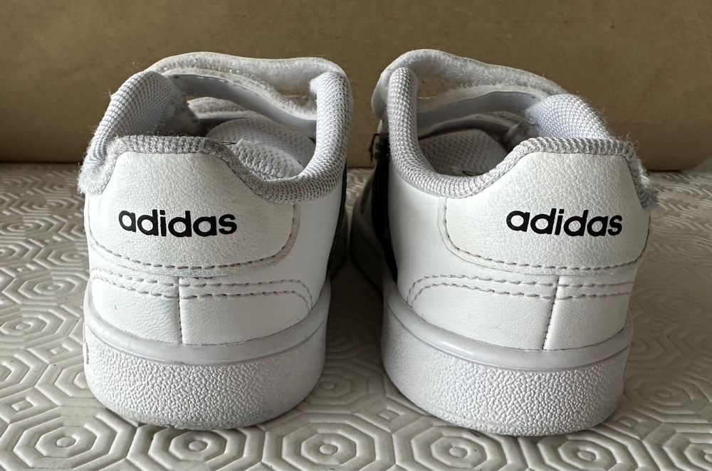 Sapatilhas adidas 21