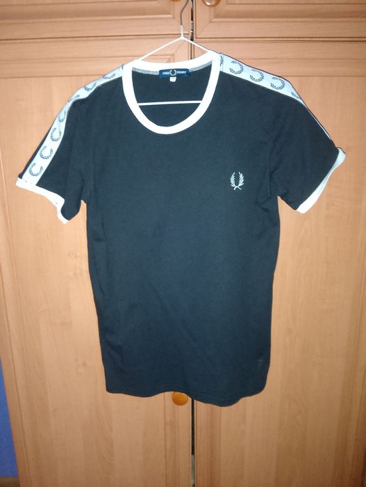 Футболка Fred Perry чорна з лампасами (M)
