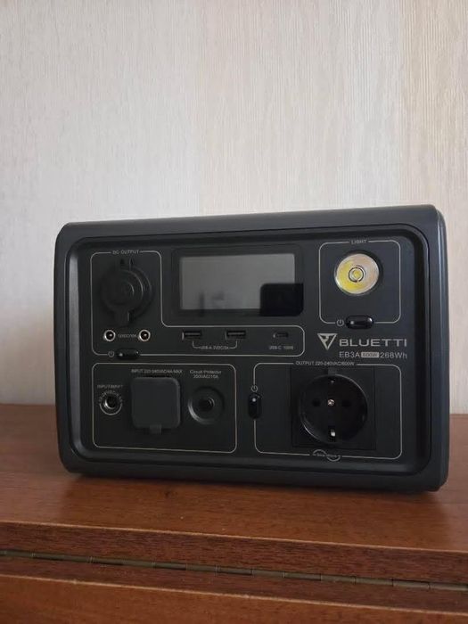 Портативна зарядна станція Bluetti EB3A