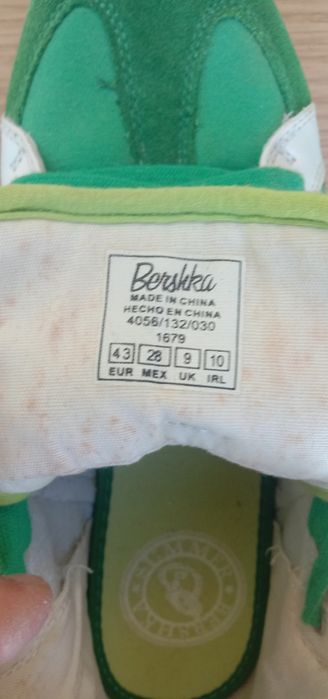 Кросівки Bershka