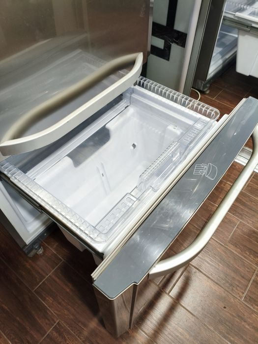 Холодильник Hotpoint Ariston