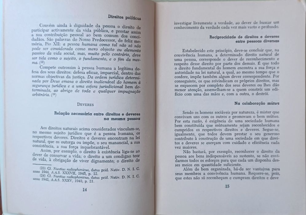 Vários livros antigos