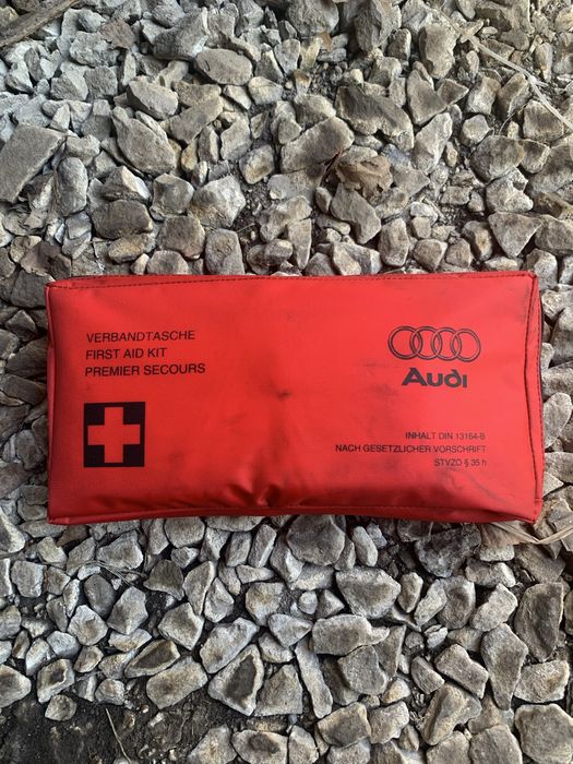 Аптечка AUDI оригінальна