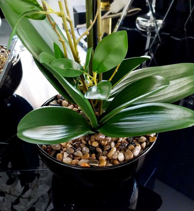 Duży storczyk sztuczny w doniczce biały wysoka orchidea 60 cm