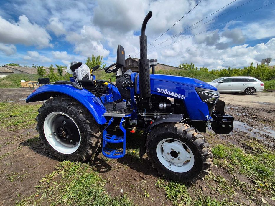 Трактор Файтер Т254 4х4