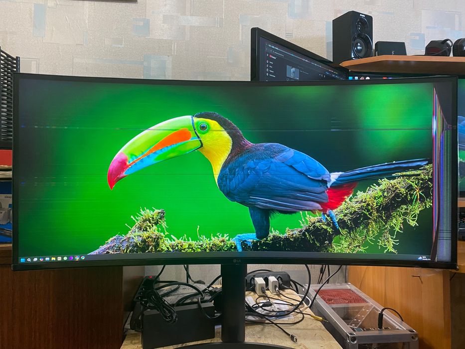 Продам монітор LG з розбитою матрицею