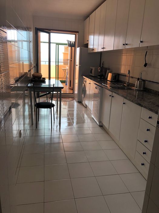 Aluga-se apartamento T3 Praia da Rocha Portimão