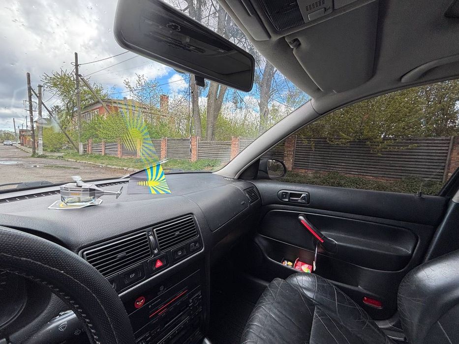 Авто golf 4 дизель 1,9 (військовим, бо ввезено через фонд)