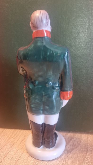 Фарфор  ЛФЗ  Городовой Мертвые души