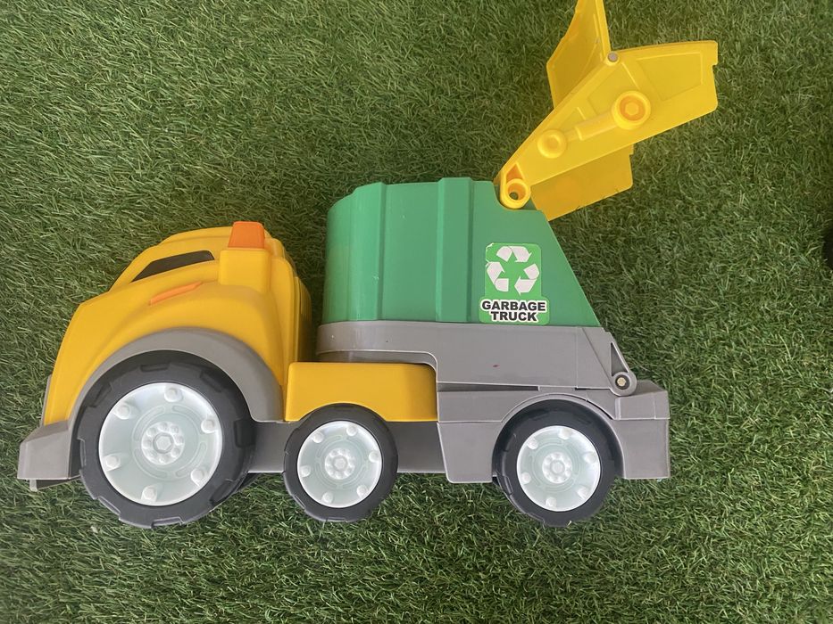 Camiao grande de Reciclagem som e luzes