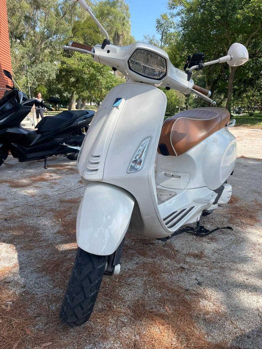 Vespa Primavera 2023
