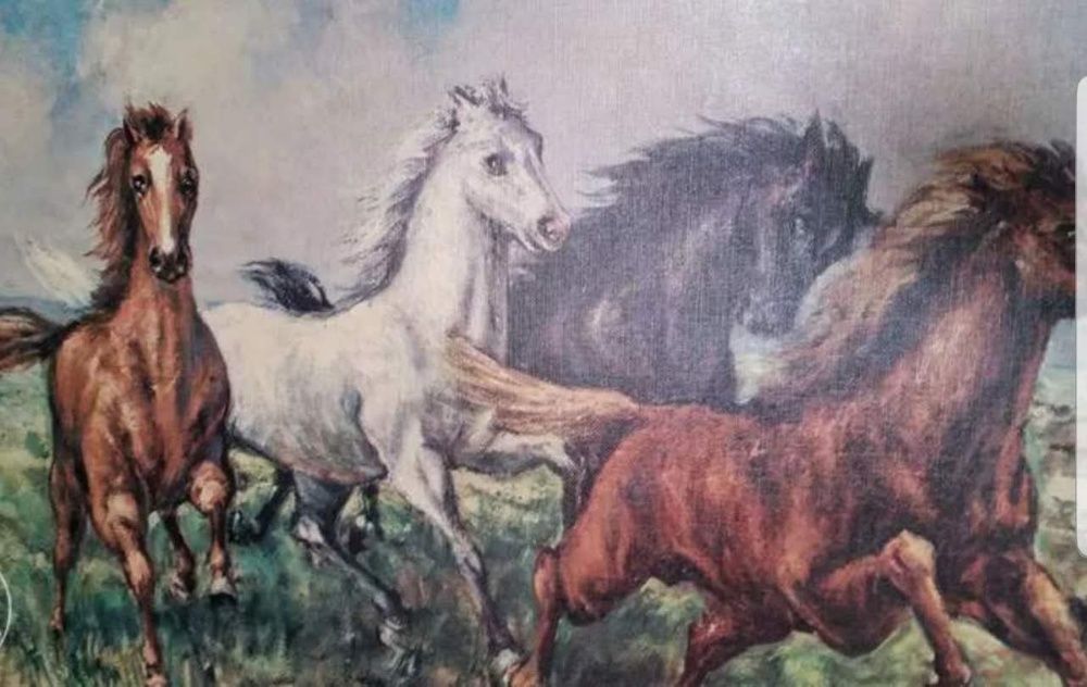 Quadro com moldura dourada
