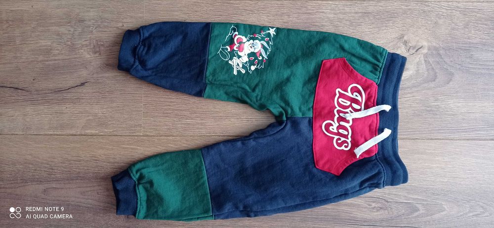 Nowe Świąteczne spodnie 98