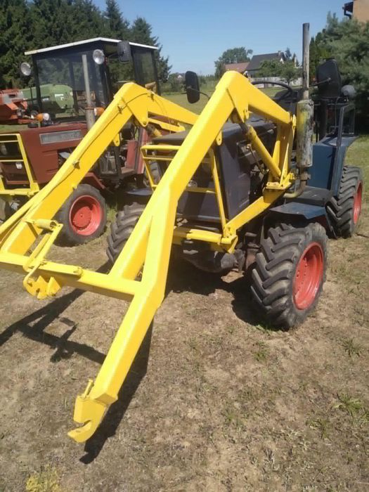 Traktorek ogrodniczy Universal UTB 302