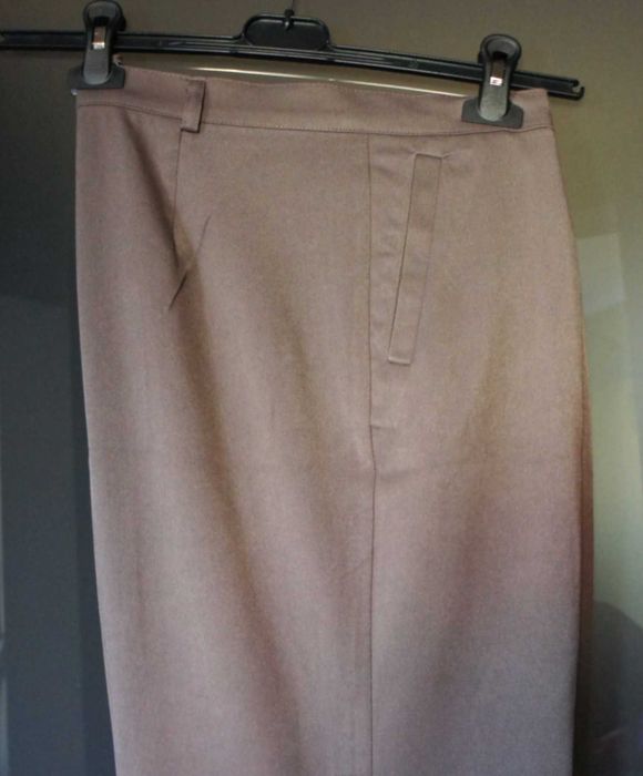 eleganckie damskie spodnie 42 / 44 szwedy na niski wzrost  za ½ ceny