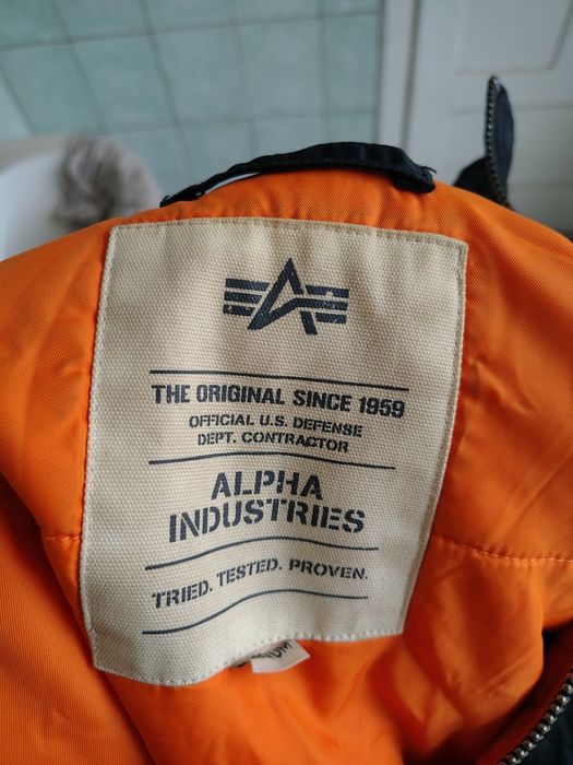 продам куртку ALPHA