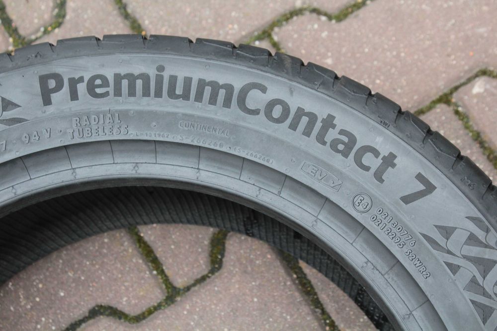 215 55 R17 Continental Premium Contact 7
