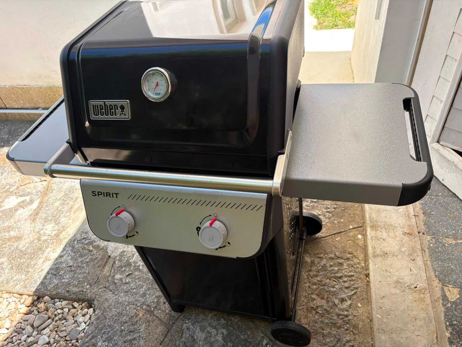 BBQ/ Grelhador a Gás Weber Spirit E-210 – Pouco Uso